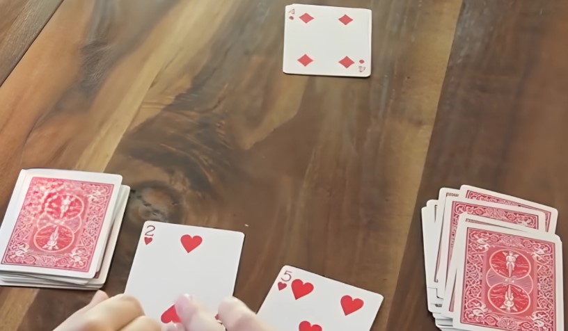 Card game of multiplication war on the table 